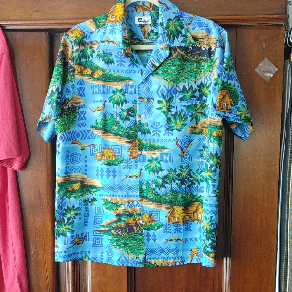 Pacifica Blue and Green Casual Button Up Hawaiian Shirt